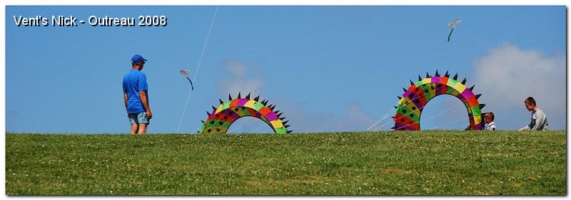 DSC_7378b (Large).jpg - Coucher de roues sur horizon herbeux. (Photo Jos Valcke).
